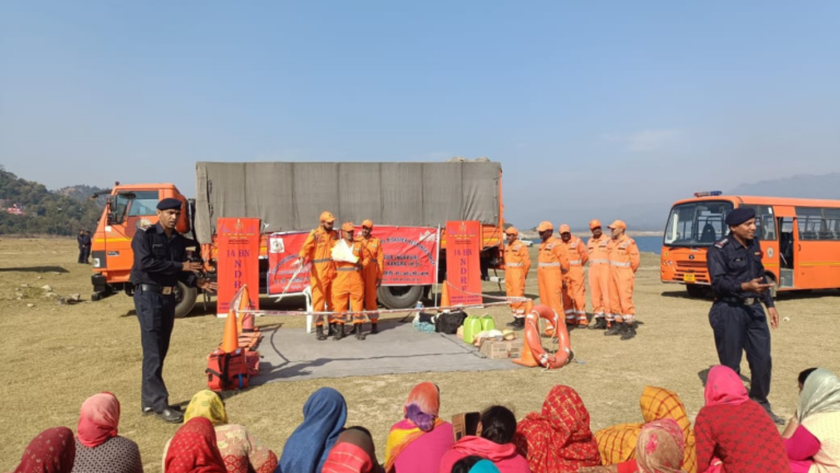 गोविंद सागर झील में नाव चालकों के लिए प्रशिक्षण कार्यक्रम आयोजित