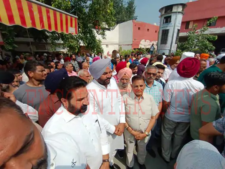 Punjab News: MLA Kunwar Vijay Pratap की पत्नी का हुआ संस्कार, सांसद औजला सहित कई अधिकारी पहुंचे, देखें वीडियो