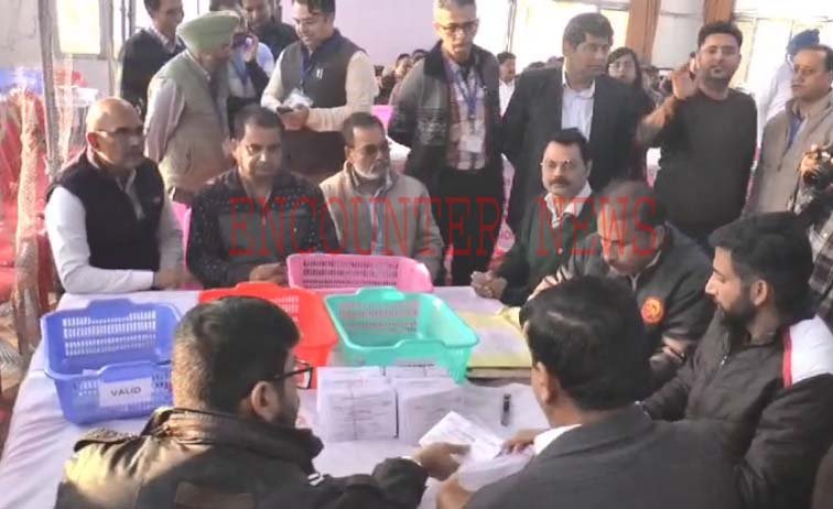 Punjab News: 4 उप-विधानसभा चुनाव की काउंटिग शुरू, पांचवें राउंड में 2 सीटों पर आप और 2 सीटों पर कांग्रेस ने बनाई बढ़त