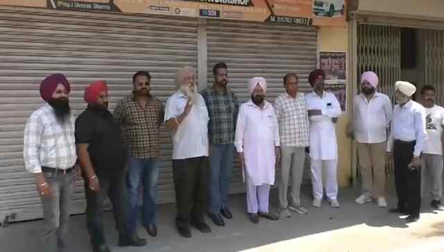 Ludhiana : Car Dealer पर लगे लाखों रुपये ठगने के आरोप, देखें वीडियो