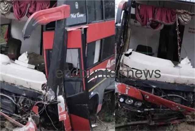 Bus और ट्रैक्टर-ट्रॉली में भीषण टक्कर, 13 injured