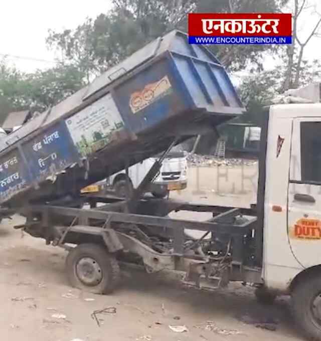 Punjab : मोहल्लों व बाजारों से कूड़ा न उठने से लोग परेशान, देखें वीडियो