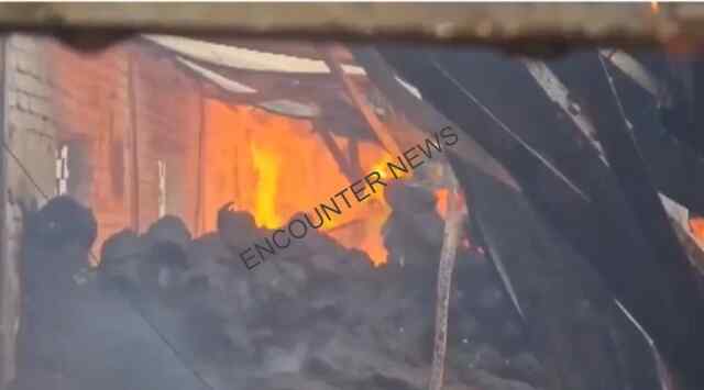 Factory में लगी भीषण आग, मौके पर पहुंची दमकल की 20 गाड़ियां