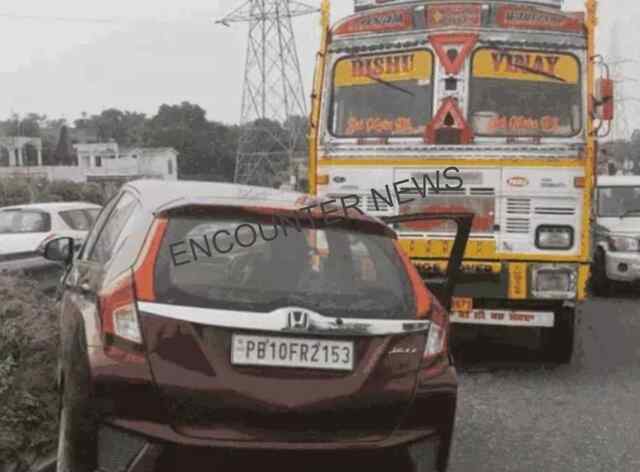 Jalandhar : Truck और Car की भीषण टक्कर
