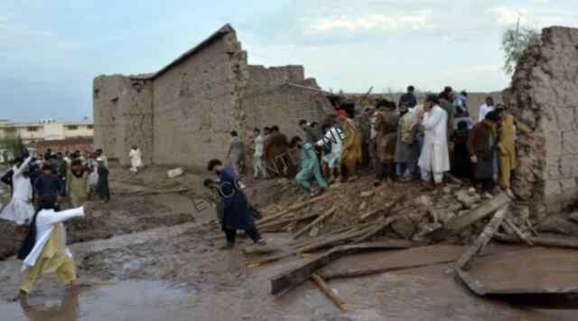Storm और Heavy Rain ने मचाई तबाही, 35 की मौ’त