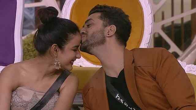 दर्द से तड़पी Bigg Boss की हसीना, दिखना हुआ बंद!