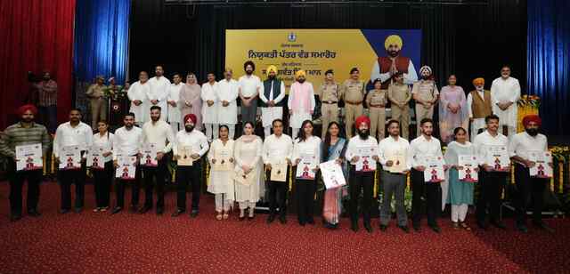 Jalandhar : ढाई सालों में 44,250 सरकारी नौकरियां, 872 दिनों में युवाओं को औसतन रोज़ाना 50 नौकरियां दी: CM Bhagwant Singh Mann