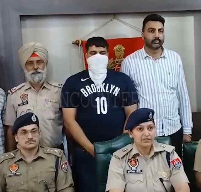 Phagwara: 2 पिस्तौल, 2 मैगजीन और जिंदा कारतूस सहित एक गिरफ्तार, देखें Video