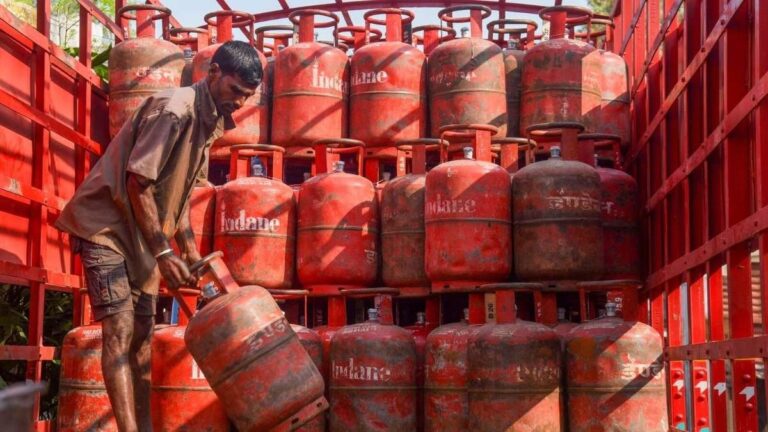 सरकार दे रही 500 रुपये में सिलेंडर, यहां कीजिये रजिस्ट्रेशन