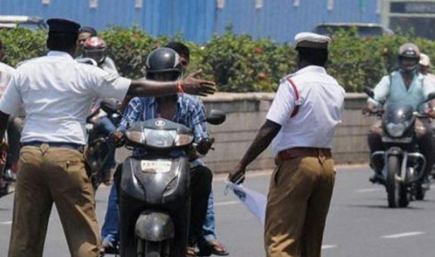 Traffic Police ने दिया बहनों को रक्षाबंधन गिफ्ट