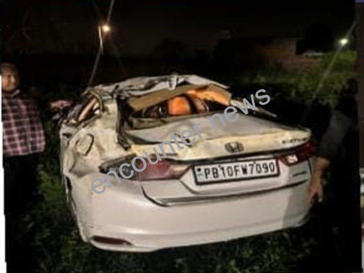 Punjab : तेज रफ्तार Honda City Car फ्लाईओवर से गिरी, 4 घायल