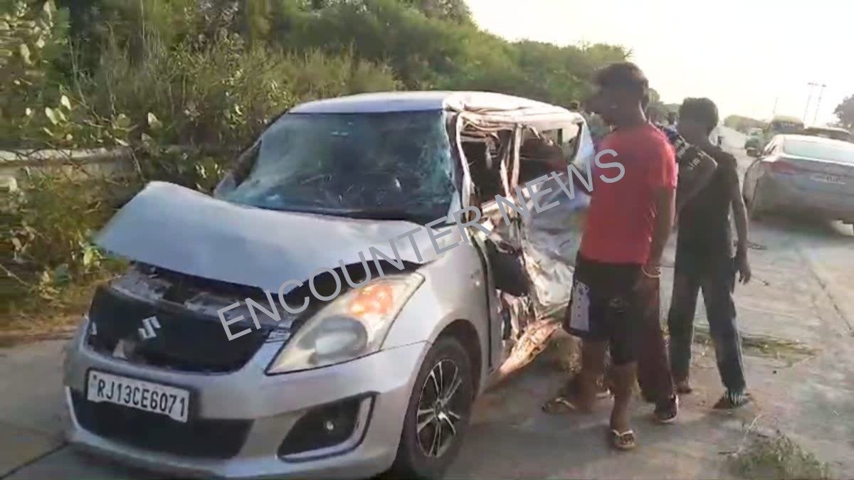 Car और दो बाइकों की टक्कर में 6 की मौत