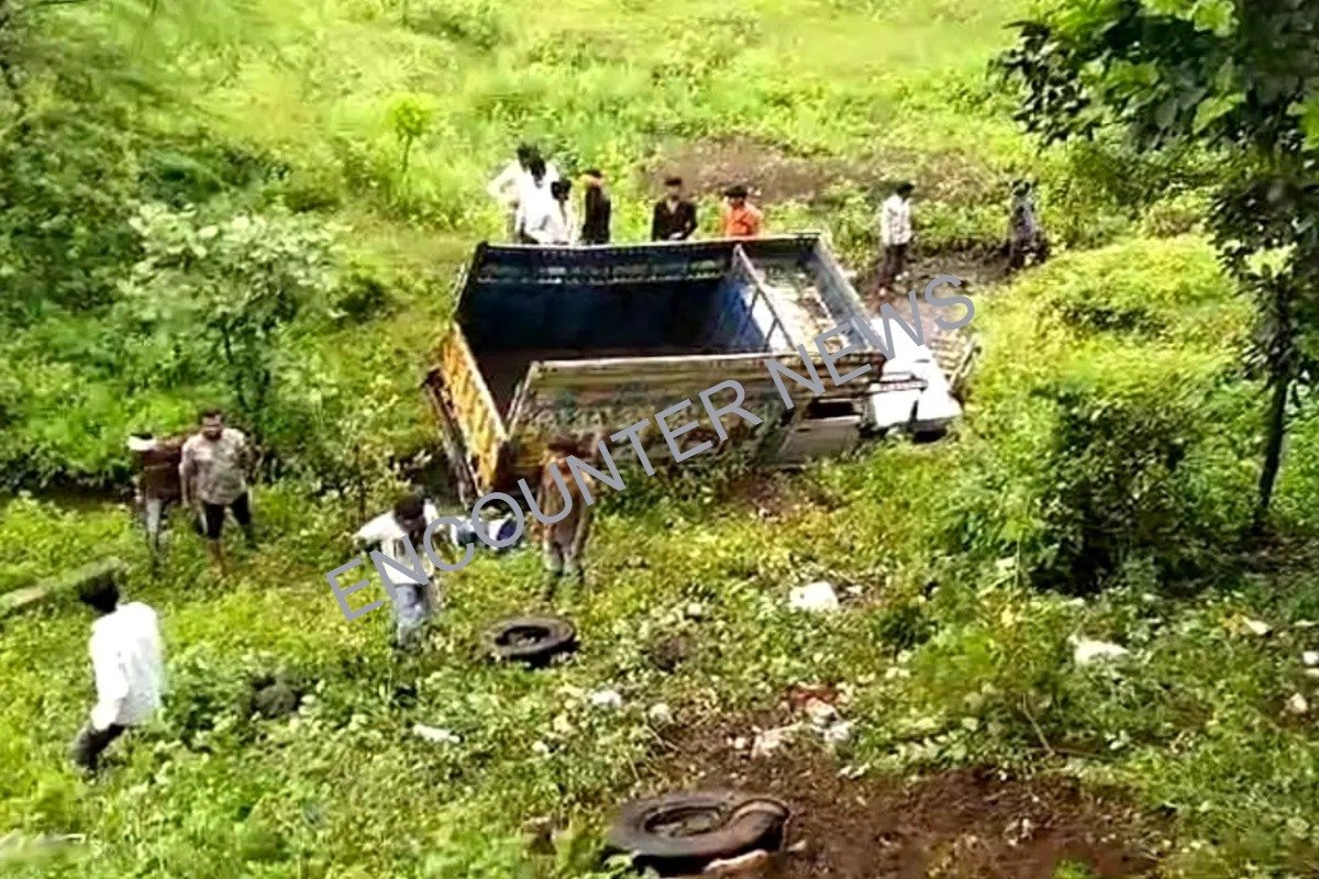 सवारियों से भरा Pickup खाई में गिरा, 3 की मौ’त, कई गंभीर घायल