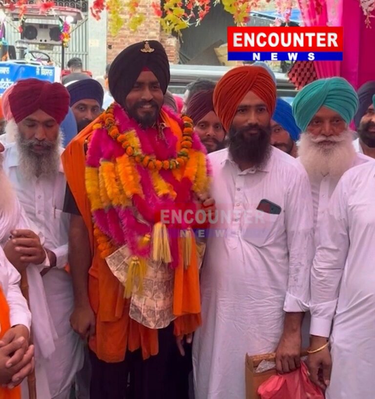 Punjab: अपना सपना छोड़ पिता के सपने को किया साकार, बेटा बना लेफ्टिनेंट, देखें वीडियो