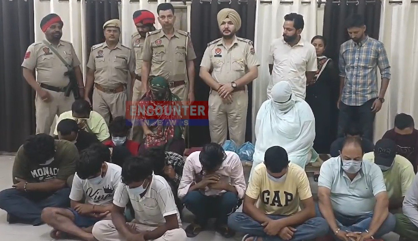 Punjab News: Sex Racket का भंडाफोड़, 2 महिलाओं सहित 15 गिरफ्तार, देखें वीडियो