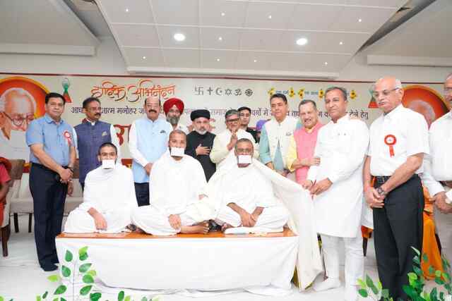 Jalandhar News : Governor Gulab Chand Kataria ने ‘विराट सर्व धर्म संगम’ में शांति और सद्भावना पर बल दिया