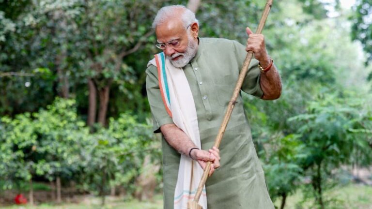Swachh Bharat Mission के 10 साल हुए पूरे, जानें क्या बोले PM Modi