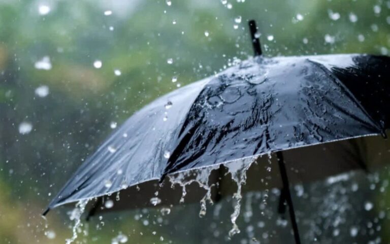 इन 7 राज्यों में भारी बारिश का अलर्ट, तापमान में हुई गिरावट