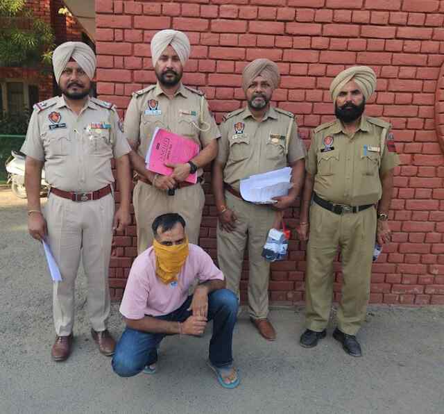 Punjab News: हेरोइन सहित बाइक सवार व्यक्ति गिरफ्तार, देखें वीडियो