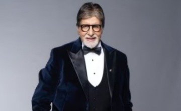 Amitabh Bachchan के बंगले के बाहर उमड़ी भीड़, Video हुआ वायरल