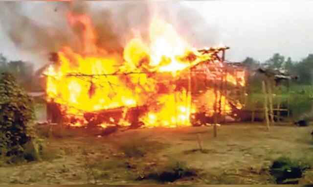 घर में रखी घास से लगी आग, आसपास के 40 घर जेल