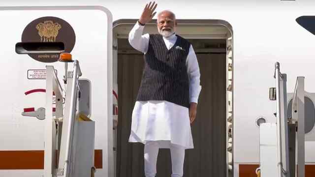 रूस के लिए रवाना हुए PM मोदी, Jinping से हो सकती है मुलाकात