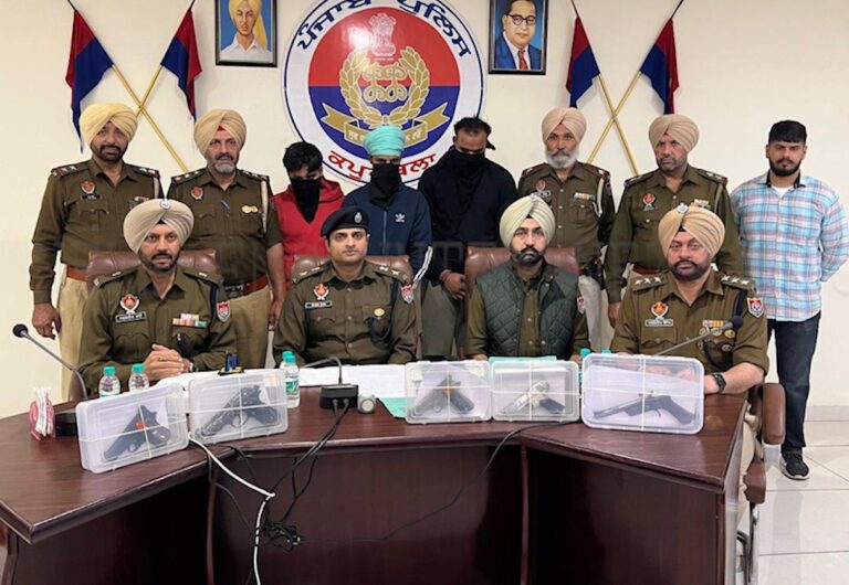 Punjab News : 5 देसी पिस्तौल सहित 3 गिरफ्तार, देखें वीडियो