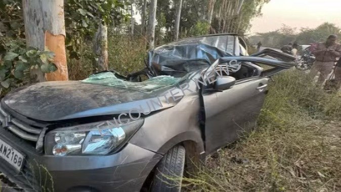 Car अनियंत्रित होकर पेड़ से टकराई, दंपती की दर्दनाक मौत
