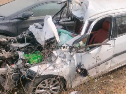 Truck और Car की टक्कर मेें 2 की हुई मौ’त, एक गंभीर घायल