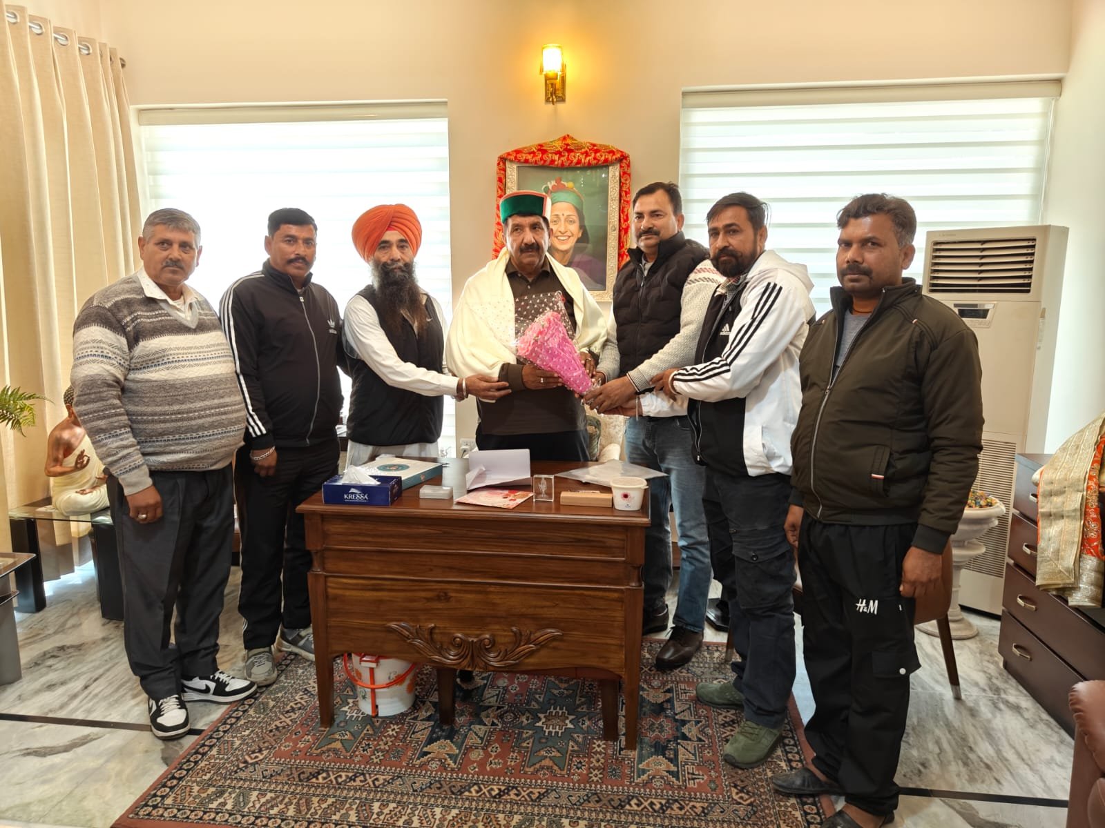 उप मुख्यमंत्री मुकेश अग्निहोत्री से मिला चालक-परिचालक महासंघ ऊना