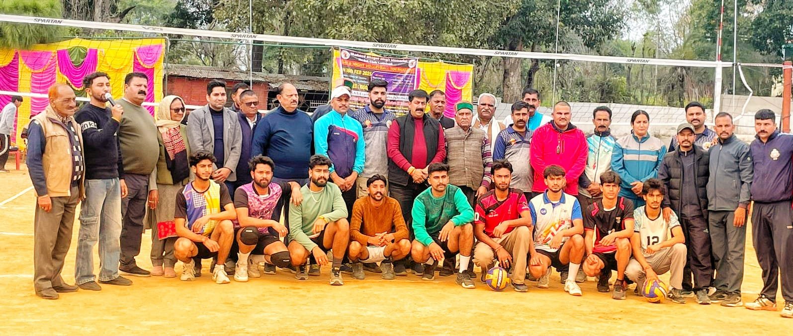 शहीद भगत सिंह मेमोरियल नोडल क्लब लठियाणी द्वारा आयोजित डे-नाइट वॉलीबॉल टूर्नामेंट का आगाज