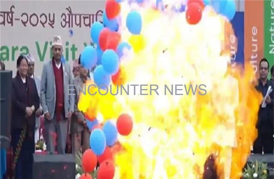 मेले के उद्घाटन के दौरान उप प्रधानमंत्री झुलसे, मचा हड़कंप