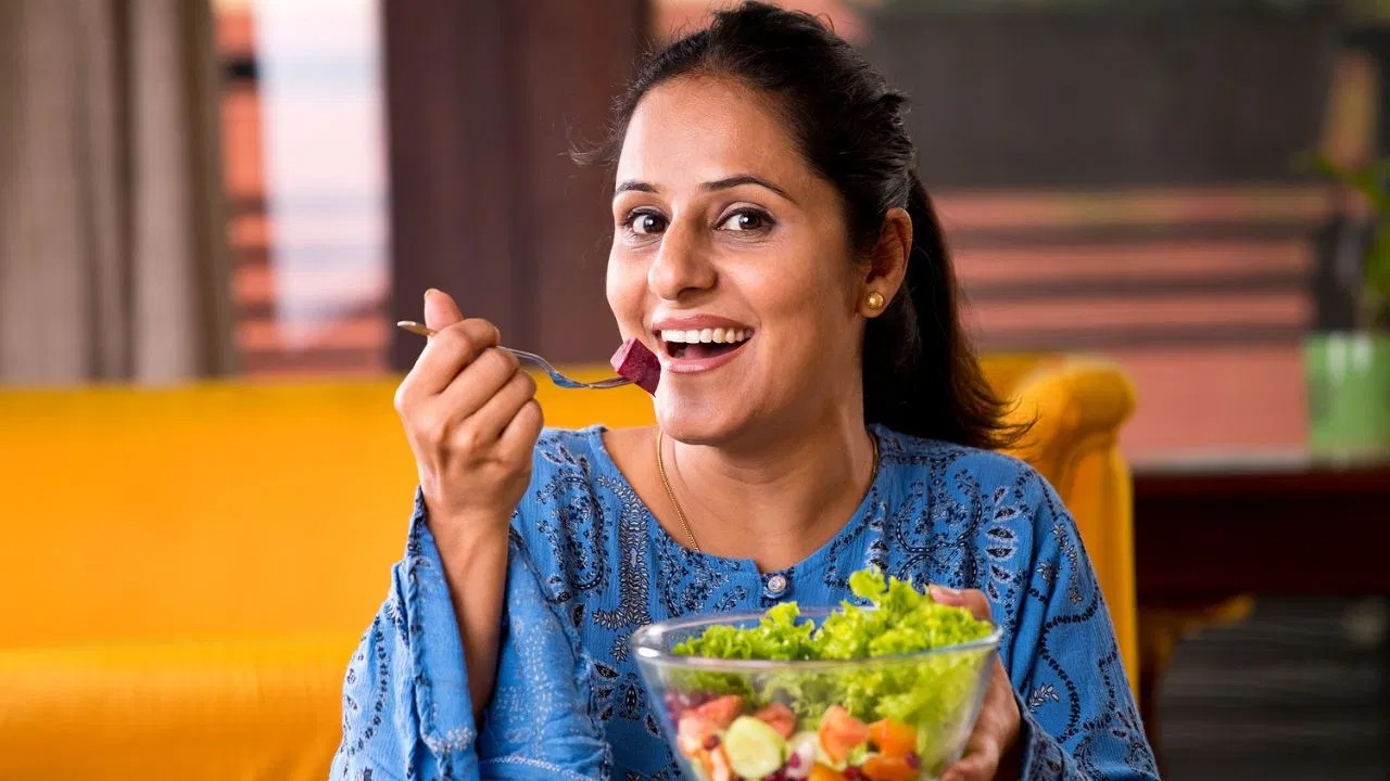 महिलाएं इन 3 चीज़ों को करें डाइट में शामिल, मिलेंगे चमत्कारी फायदे