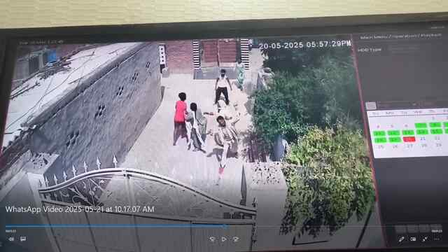 Punjab News: पूर्व सैनिक के घर पर बदमाशों ने चलाए ईंट-पत्थर, पुलिस पर लगे गंभीर आरोप, देखें CCTV