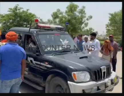 Punjab News : पुलिस की गाड़ी ने कार को मारी टक्कर, हुआ हंगामा
