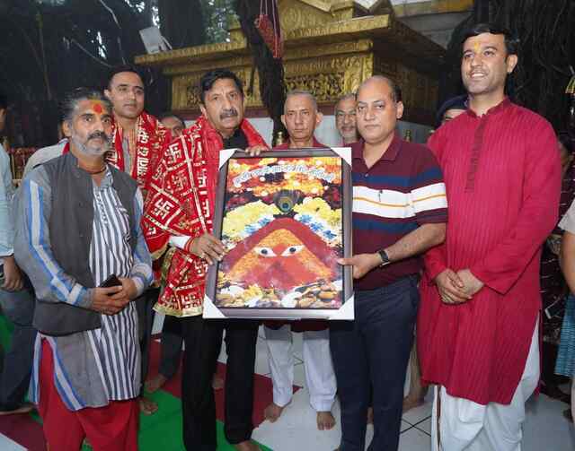 उपमुख्यमंत्री मुकेश अग्निहोत्री ने शक्तिपीठ माँ चिंतपूर्णी के दरबार में नवाया शीश