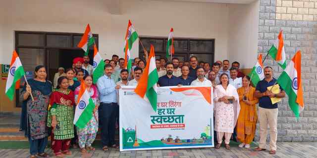 उपायुक्त ने जिलाव्यापी ‘हर घर तिरंगा – हर घर स्वच्छता’ अभियान का किया शुभारंभ