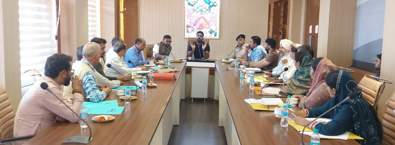 उपायुक्त की अध्यक्षता में माता श्री चिंतपूर्णी मंदिर ट्रस्ट की बैठक संपन्न