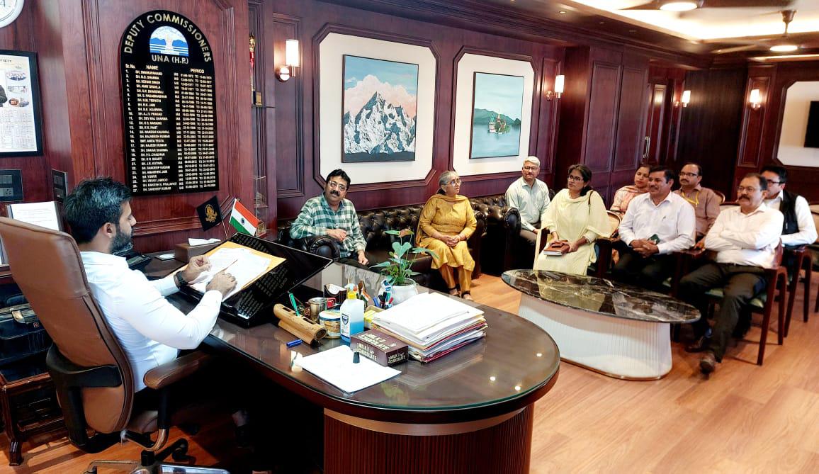 स्वच्छ एवं हरित विद्यालय रेटिंग कार्यक्रम के तहत उपायुक्त ने ली जिला स्तरीय बैठक