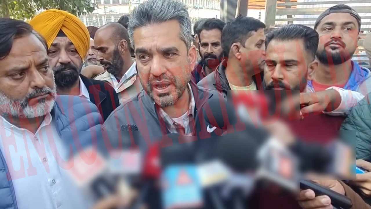 Jalandhar News: सिद्धू के बयान पर बोले विधायक हैनरी, 4 सालों से गायब नेता उठा रहे सवाल, देखें वीडियो Jalandhar News: सिद्धू के बयान पर बोले विधायक हैनरी, 4 सालों से गायब नेता उठा रहे सवाल, देखें वीडियो