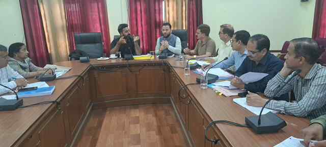 ग्रामीण विकास कार्य समयबद्ध पूरा करें, लापरवाही बर्दाश्त नहीं : डीसी