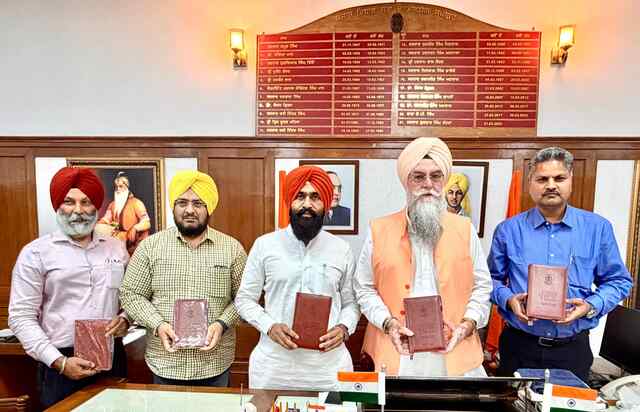स्पीकर कुलतार सिंह संधवां द्वारा पंजाब विधानसभा डायरी-2026 का उद्घाटन