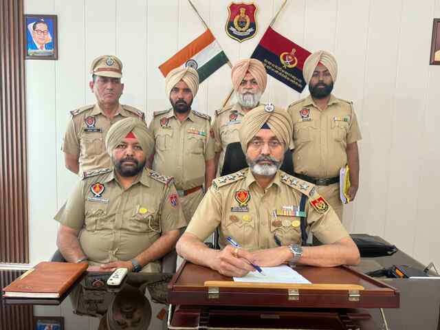 Jalandhar News: Blind Murder Case की गुत्थी सुलझी, मिर्च पाउडर डालकर दातर से हत्या करने वाले दो गिरफ्तार, देखें वीडियो