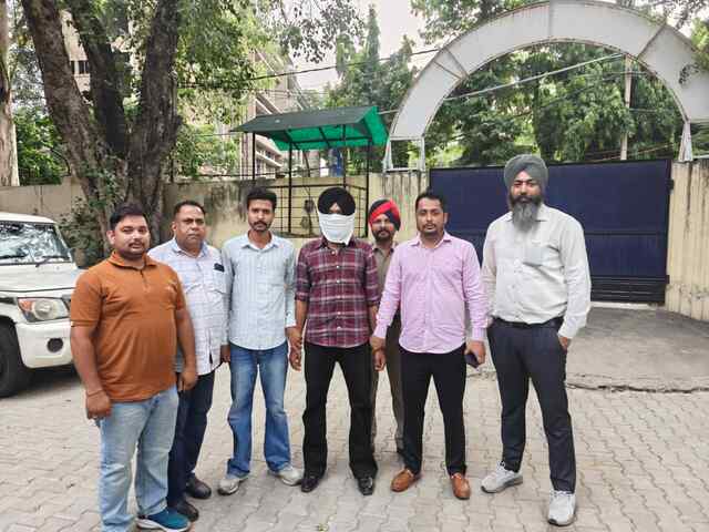 विजिलेंस ब्यूरो ने रिकवरी एजेंट को 10,000 रुपये रिश्वत लेते रंगे हाथों किया काबू