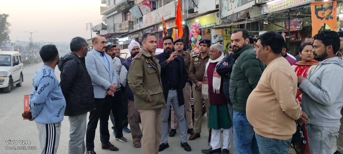 डीसी-एसपी ने टाहलीवाल में यातायात व सुरक्षा व्यवस्था का औचक निरीक्षण किया