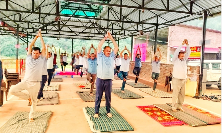 अंतर्राष्ट्रीय योग दिवस पर गौ सदन डूमखर में किया योगाभ्यास, भुट्टो ने की शिरकत