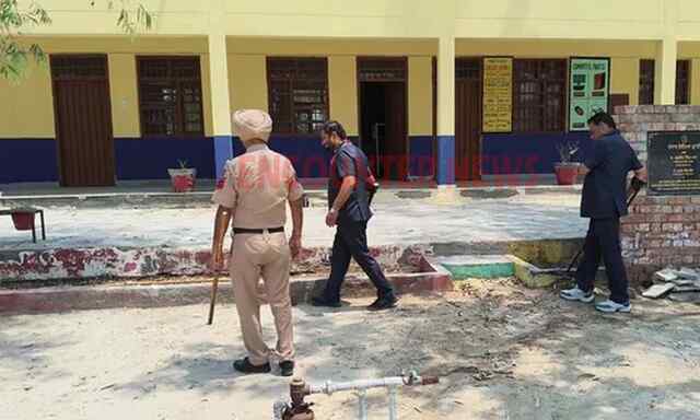 Punjab News: 3 स्कूलों को बम धमकी मिलने से हुई बच्चों की छुट्टी, सर्च शुरू