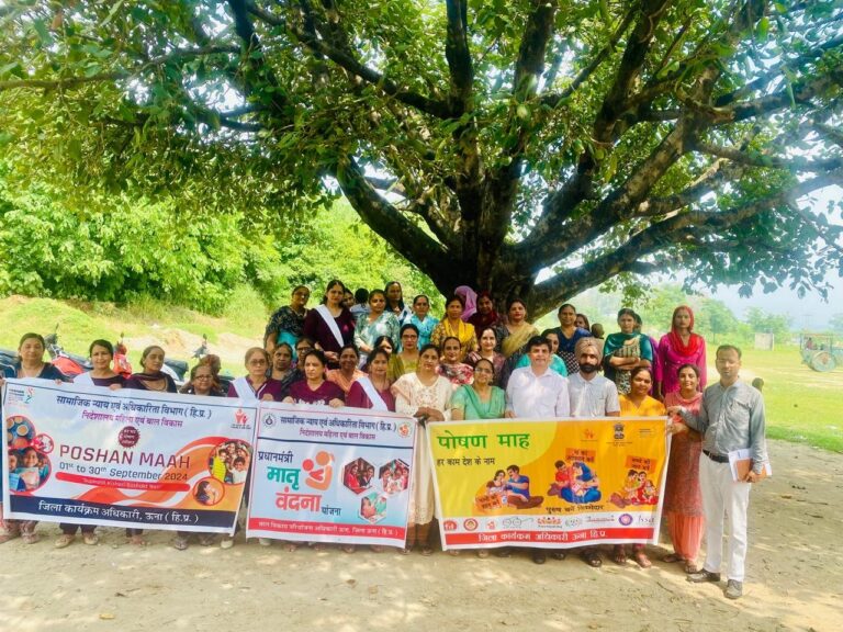 गलुआ में ज़िला कार्यक्रम अधिकारी की अध्यक्षता में मनाया गया पोषण माह