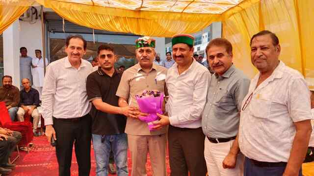 प्रेस क्लब बद्दी ने दी धर्मपाल चौहान को बधाई