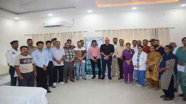 ऊना पुलिस लाइन झलेड़ा में लगा निःशुल्क स्वास्थ्य जांच शिविर, पुलिसकर्मियों व परिवारों ने उठाया लाभ